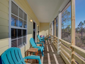 Coastal cottage in Fort Morgan with Pool Access